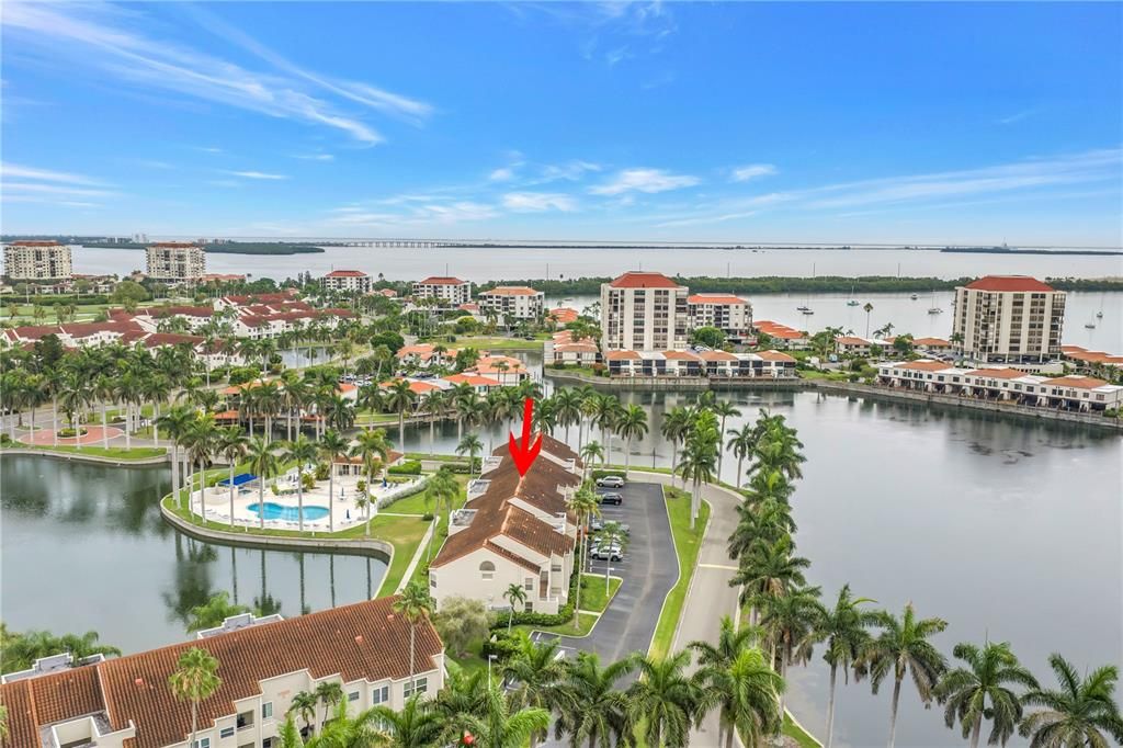 На продажу: $369,000 (2 спален, 2 ванн, 1075 Квадратных фут)