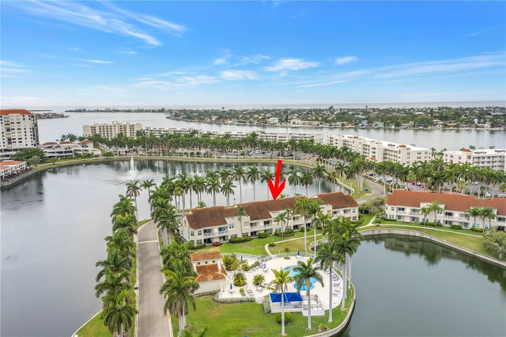На продажу: $369,000 (2 спален, 2 ванн, 1075 Квадратных фут)