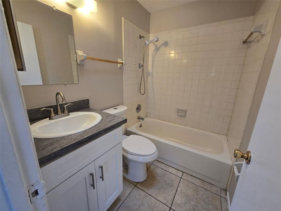 For Rent: $1,315 (2 beds, 1 baths, 840 Square Feet)