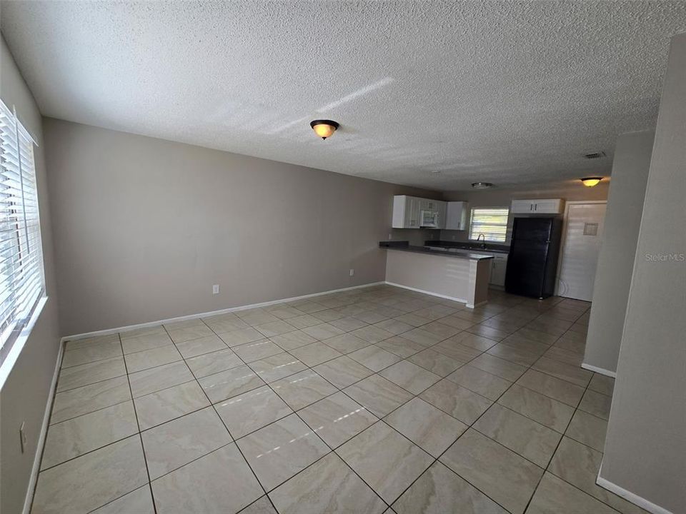 For Rent: $1,315 (2 beds, 1 baths, 840 Square Feet)