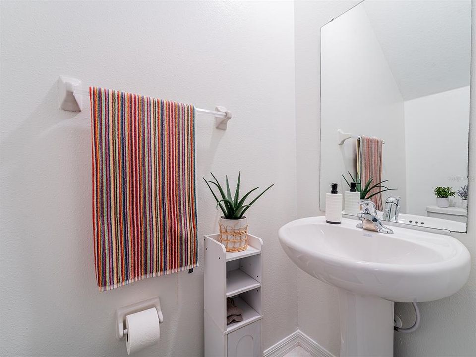 For Sale: $295,000 (3 beds, 2 baths, 1634 Square Feet)