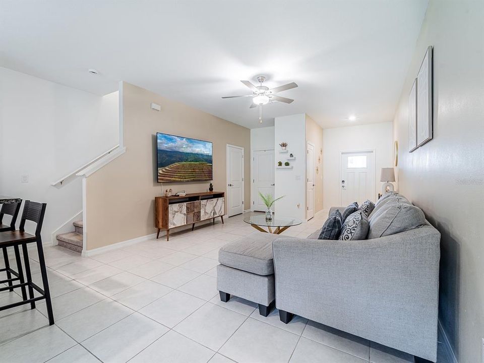For Sale: $295,000 (3 beds, 2 baths, 1634 Square Feet)