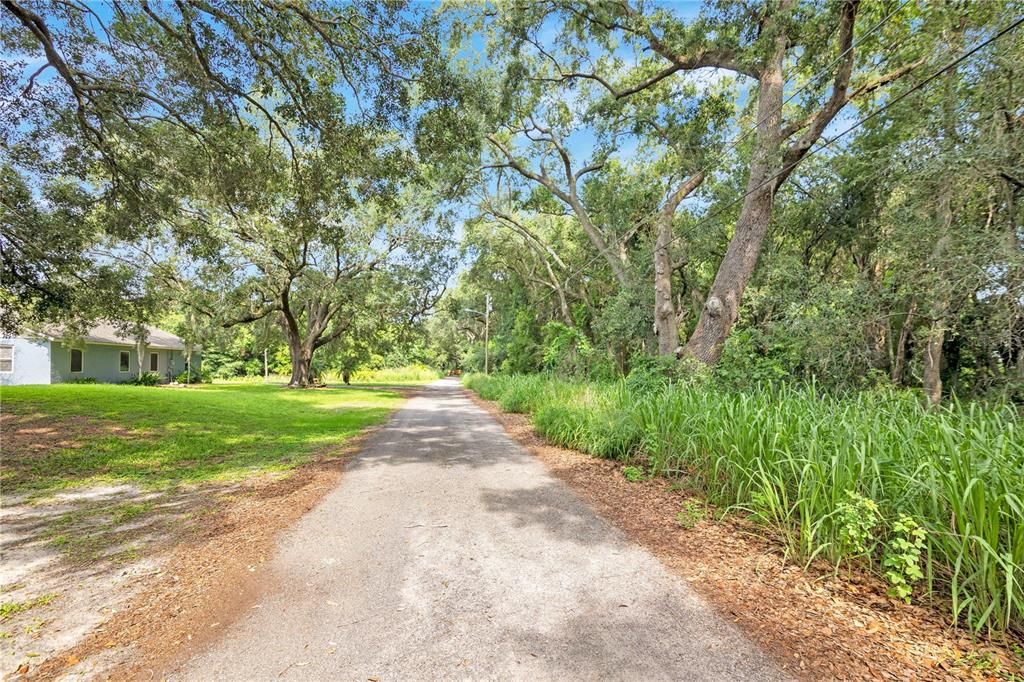 На продажу: $195,000 (0.54 acres)