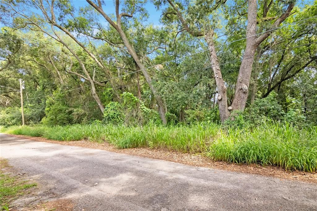 На продажу: $195,000 (0.54 acres)