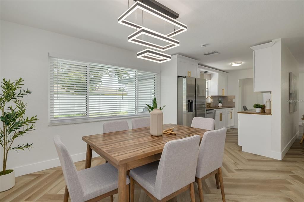 En Venta: $489,500 (3 camas, 3 baños, 1673 Pies cuadrados)