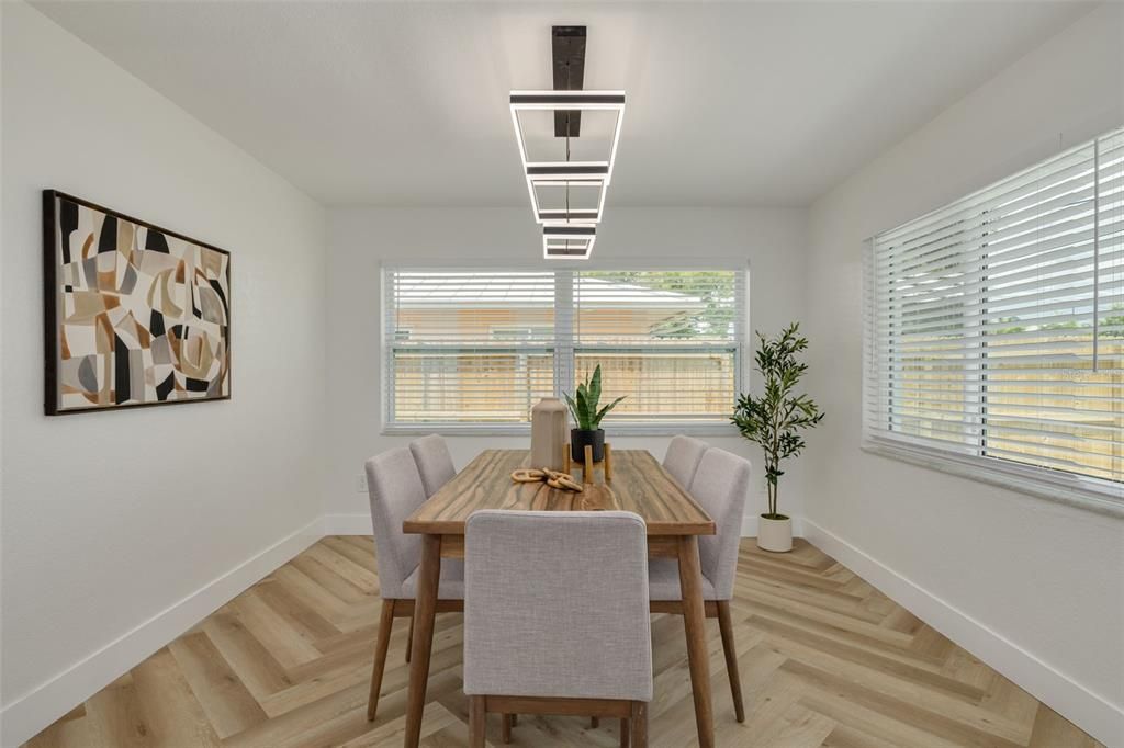 En Venta: $489,500 (3 camas, 3 baños, 1673 Pies cuadrados)