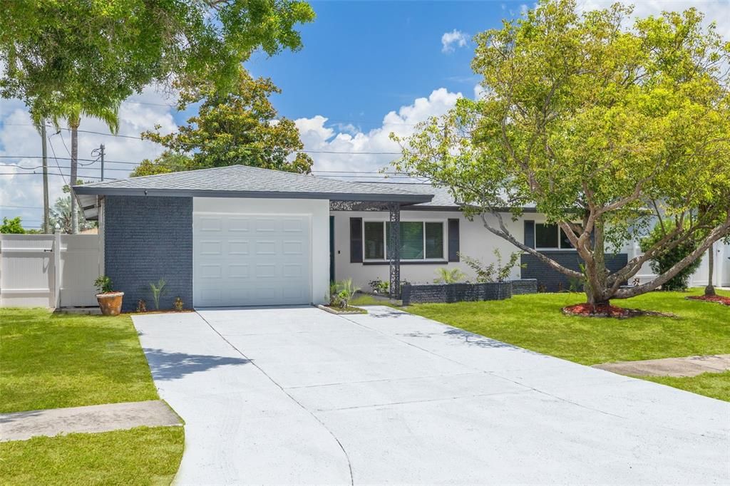 En Venta: $489,500 (3 camas, 3 baños, 1673 Pies cuadrados)