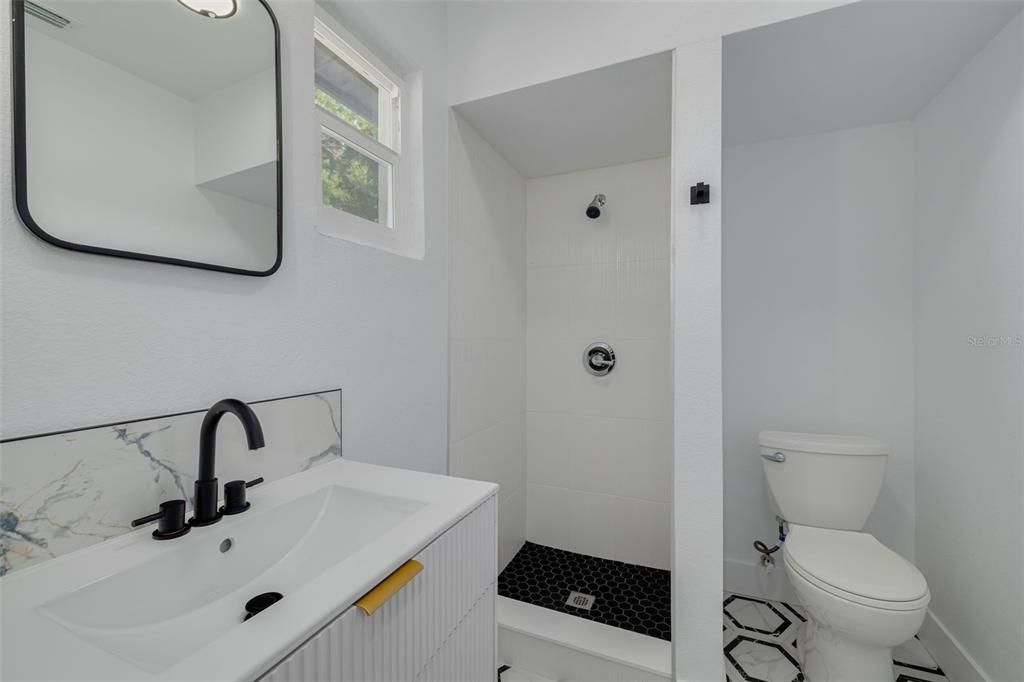 En Venta: $489,500 (3 camas, 3 baños, 1673 Pies cuadrados)