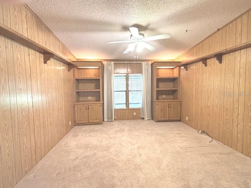 На продажу: $169,900 (2 спален, 2 ванн, 1599 Квадратных фут)