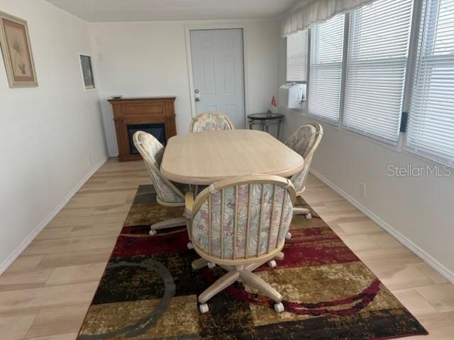 En Venta: $244,900 (2 camas, 2 baños, 684 Pies cuadrados)