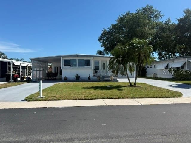 En Venta: $244,900 (2 camas, 2 baños, 684 Pies cuadrados)