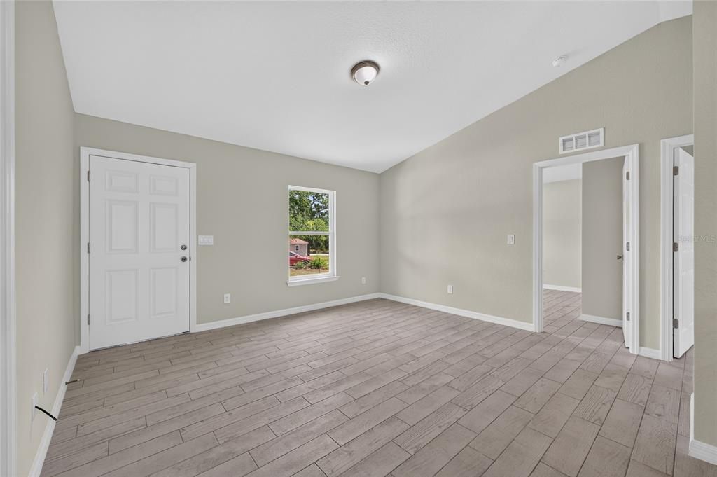 For Sale: $238,000 (3 beds, 2 baths, 1091 Square Feet)