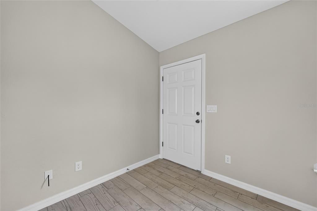 For Sale: $238,000 (3 beds, 2 baths, 1091 Square Feet)