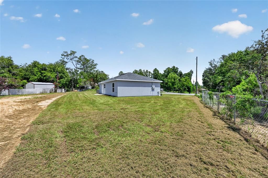 For Sale: $238,000 (3 beds, 2 baths, 1091 Square Feet)
