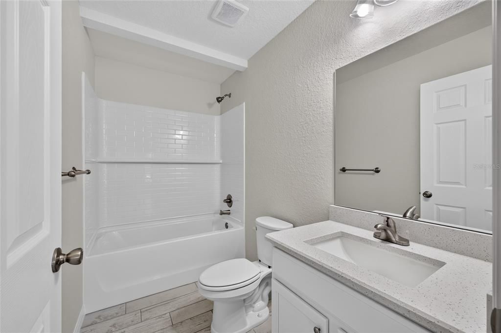 For Sale: $238,000 (3 beds, 2 baths, 1091 Square Feet)
