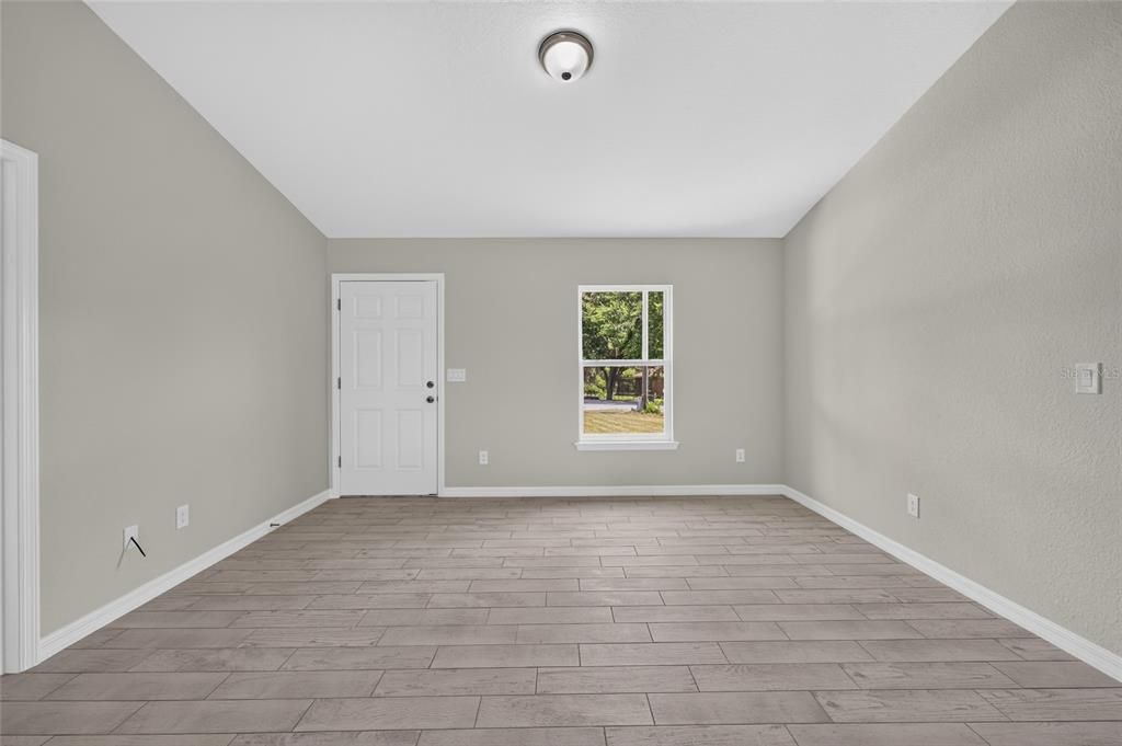 For Sale: $238,000 (3 beds, 2 baths, 1091 Square Feet)