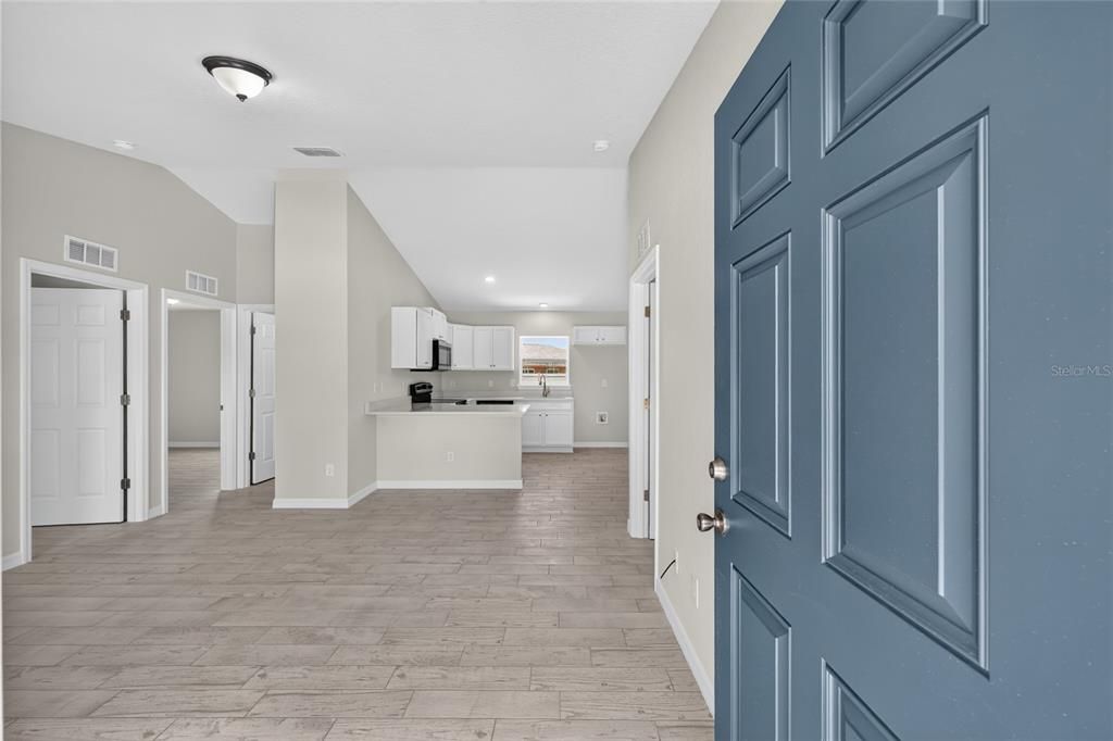 For Sale: $238,000 (3 beds, 2 baths, 1091 Square Feet)