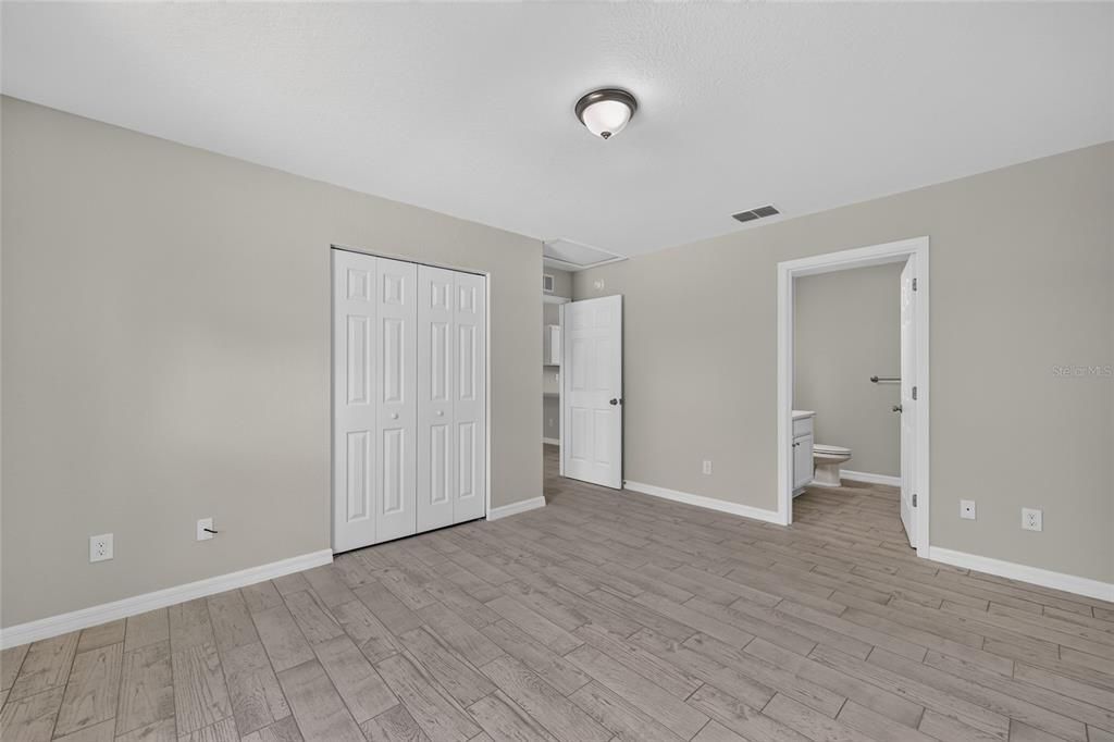 For Sale: $238,000 (3 beds, 2 baths, 1091 Square Feet)
