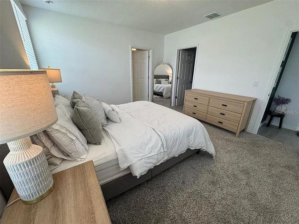 В аренду: $2,300 (3 спален, 2 ванн, 1734 Квадратных фут)