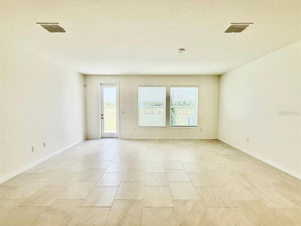 En Renta: $2,450 (3 camas, 2 baños, 1774 Pies cuadrados)