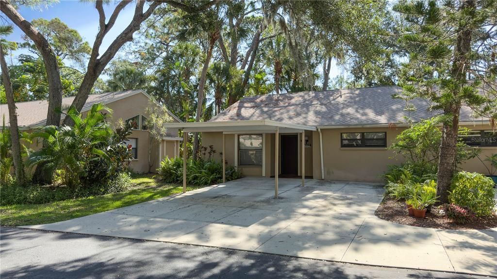 For Rent: $1,375 (2 beds, 2 baths, 1074 Square Feet)
