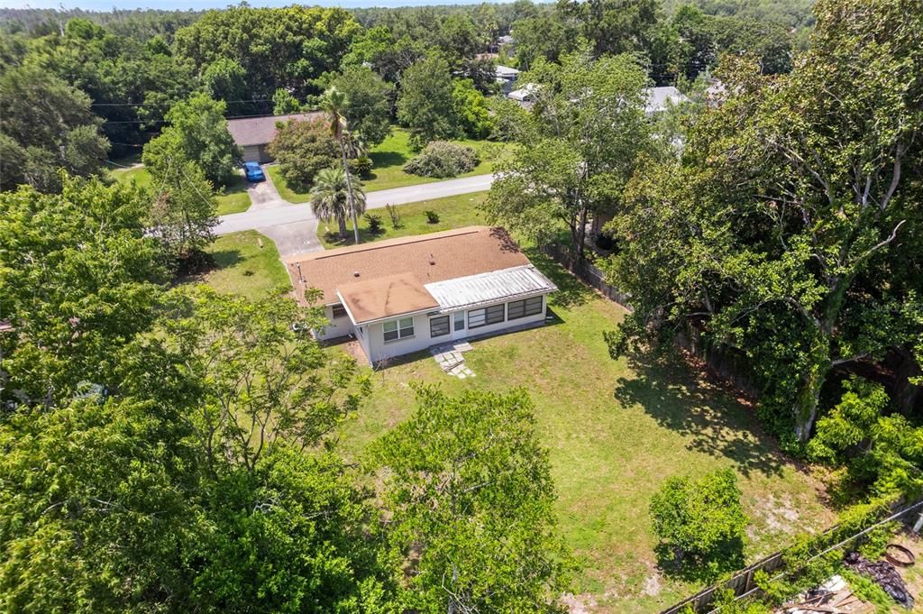 For Sale: $195,000 (2 beds, 1 baths, 988 Square Feet)