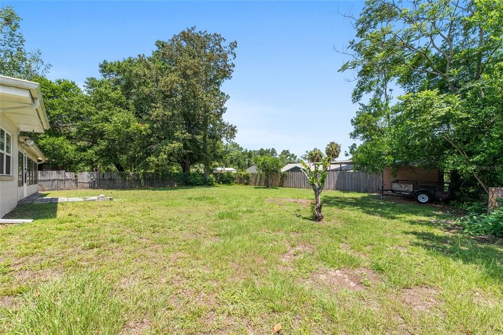 For Sale: $195,000 (2 beds, 1 baths, 988 Square Feet)