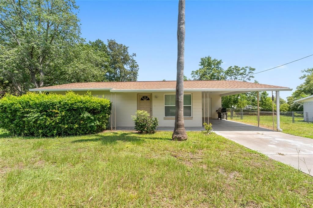 For Sale: $195,000 (2 beds, 1 baths, 988 Square Feet)