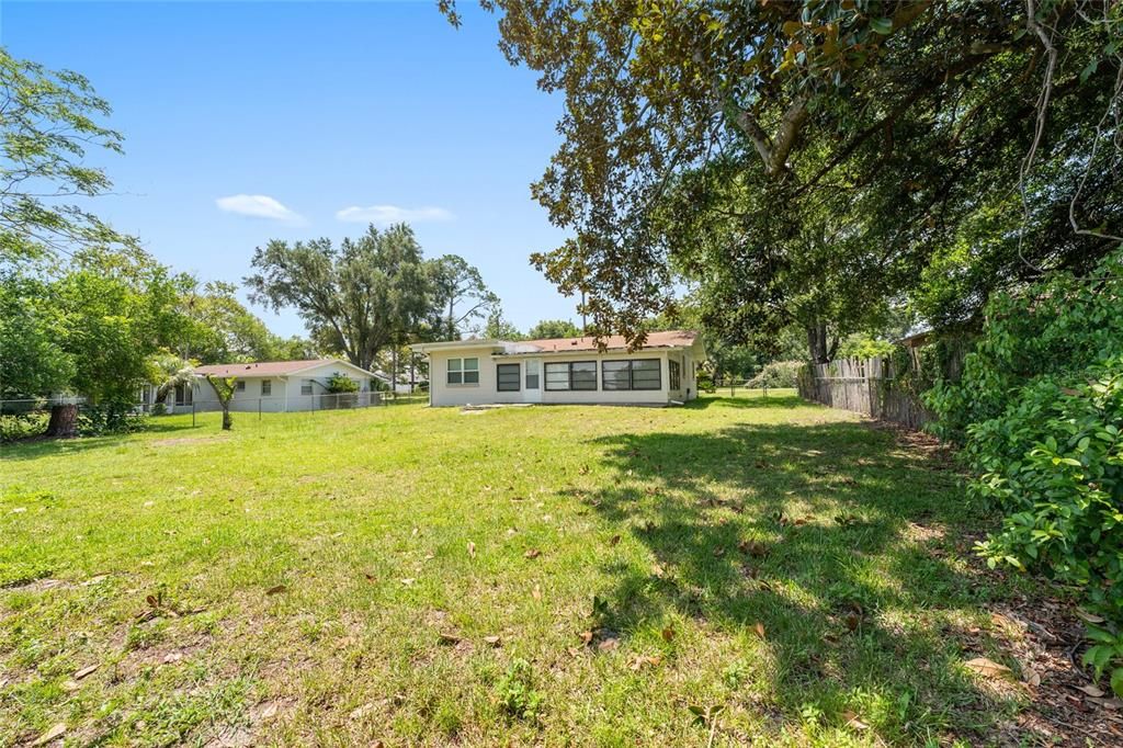 For Sale: $195,000 (2 beds, 1 baths, 988 Square Feet)