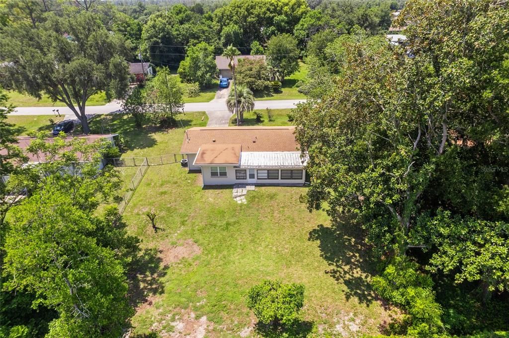 For Sale: $195,000 (2 beds, 1 baths, 988 Square Feet)