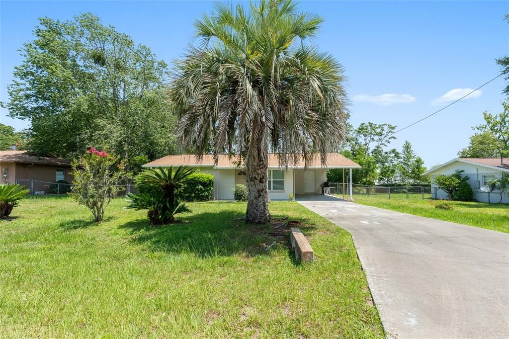 For Sale: $195,000 (2 beds, 1 baths, 988 Square Feet)