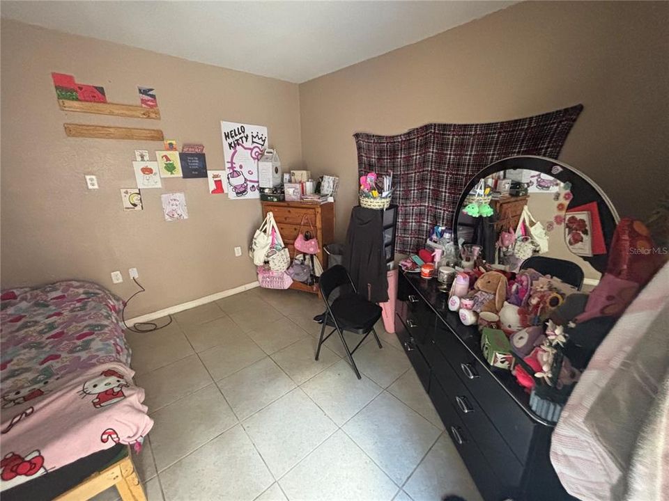 Activo con contrato: $129,900 (3 camas, 2 baños, 881 Pies cuadrados)