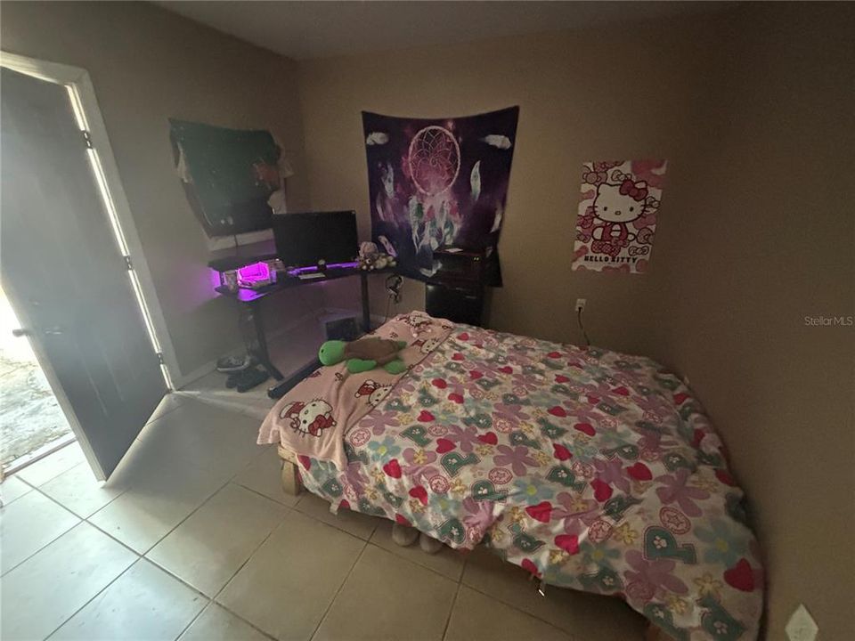 Activo con contrato: $129,900 (3 camas, 2 baños, 881 Pies cuadrados)