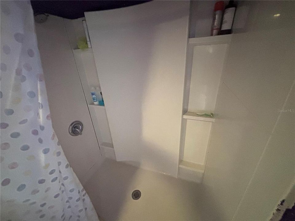Activo con contrato: $129,900 (3 camas, 2 baños, 881 Pies cuadrados)
