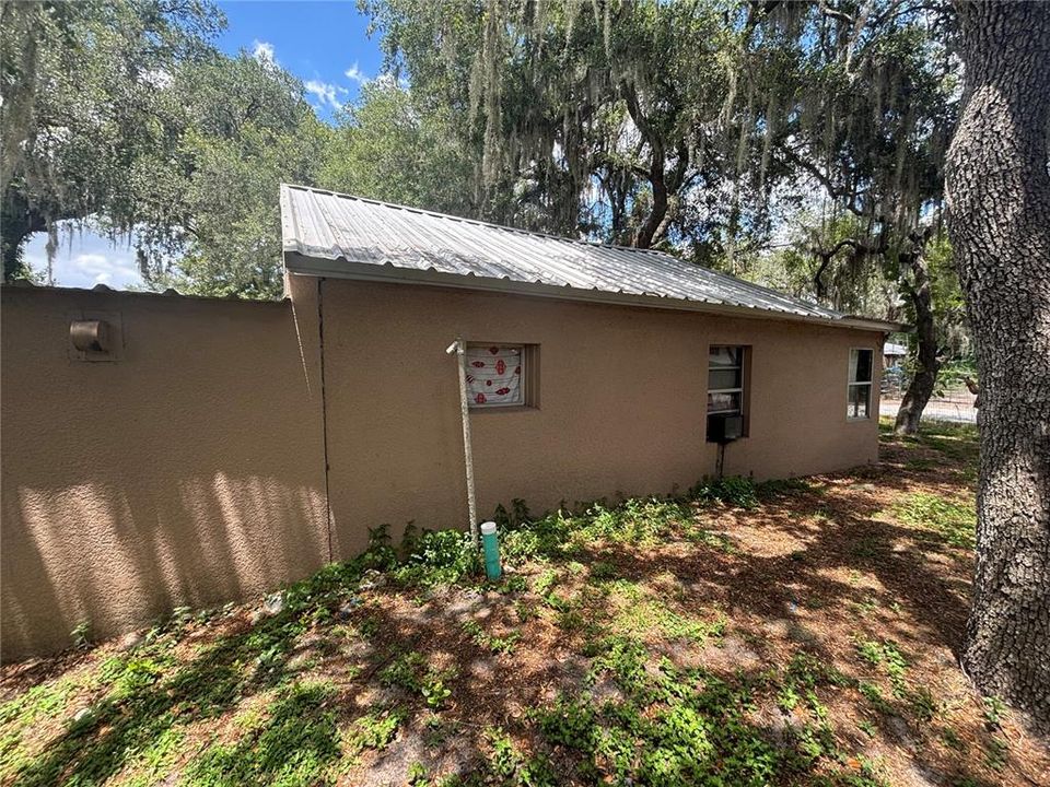 Activo con contrato: $129,900 (3 camas, 2 baños, 881 Pies cuadrados)