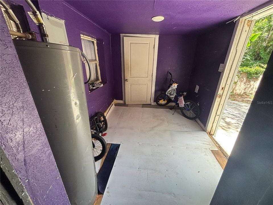 Activo con contrato: $129,900 (3 camas, 2 baños, 881 Pies cuadrados)