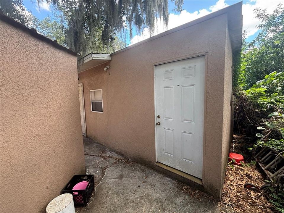Activo con contrato: $129,900 (3 camas, 2 baños, 881 Pies cuadrados)