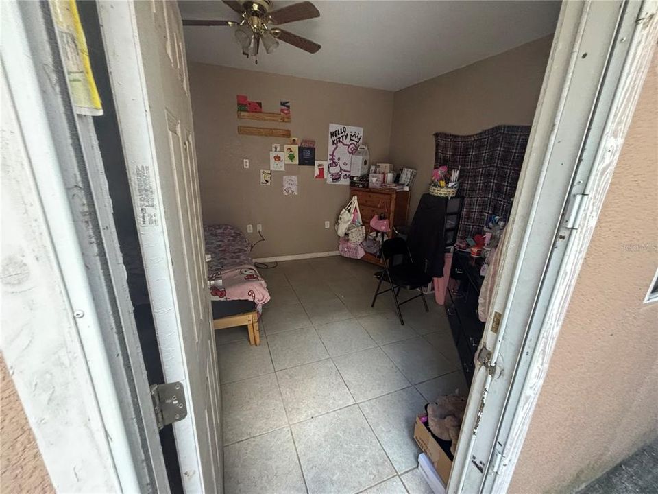 Activo con contrato: $129,900 (3 camas, 2 baños, 881 Pies cuadrados)