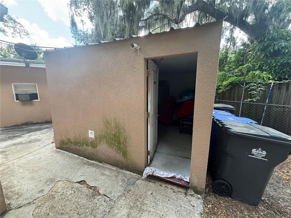 Activo con contrato: $129,900 (3 camas, 2 baños, 881 Pies cuadrados)
