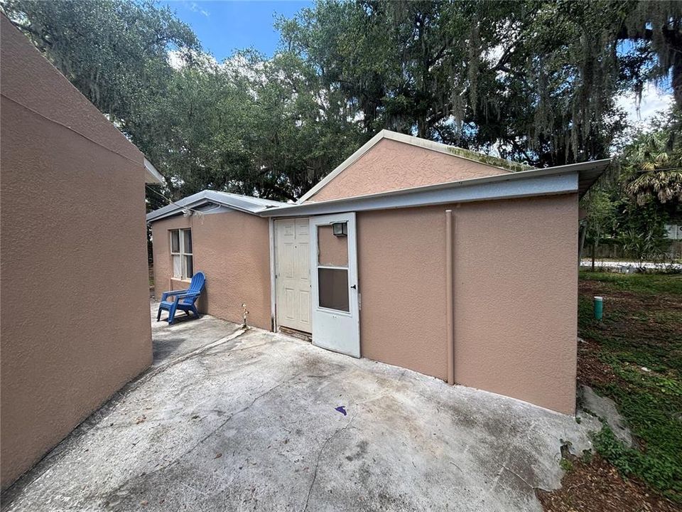 Activo con contrato: $129,900 (3 camas, 2 baños, 881 Pies cuadrados)