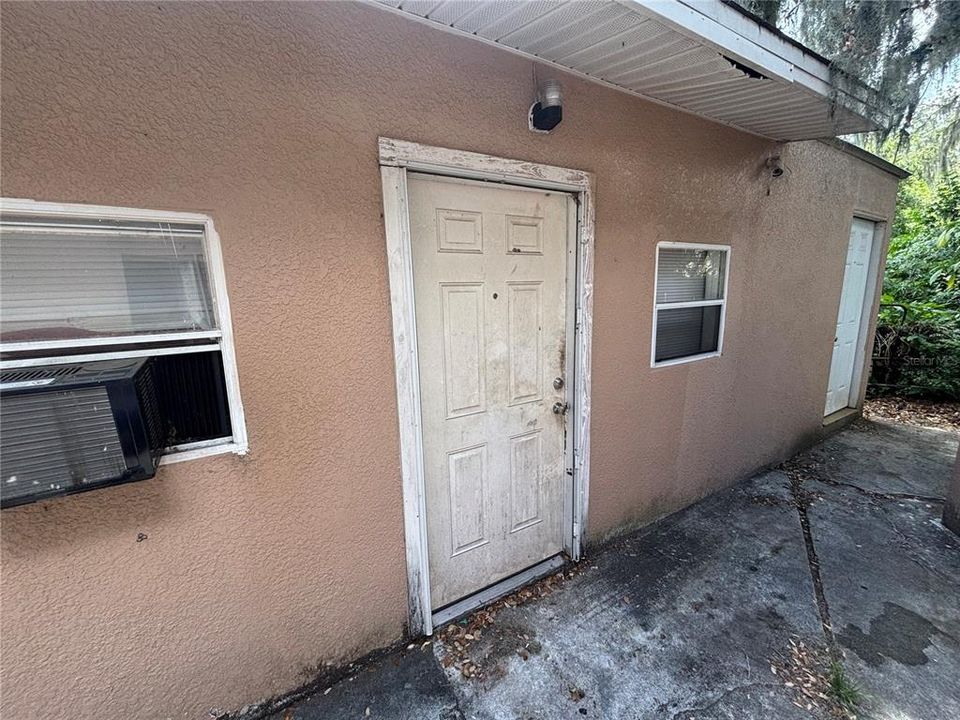 Activo con contrato: $129,900 (3 camas, 2 baños, 881 Pies cuadrados)