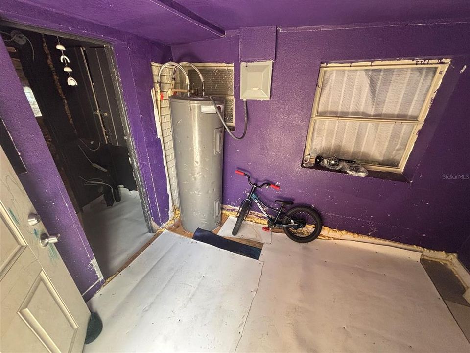 Activo con contrato: $129,900 (3 camas, 2 baños, 881 Pies cuadrados)