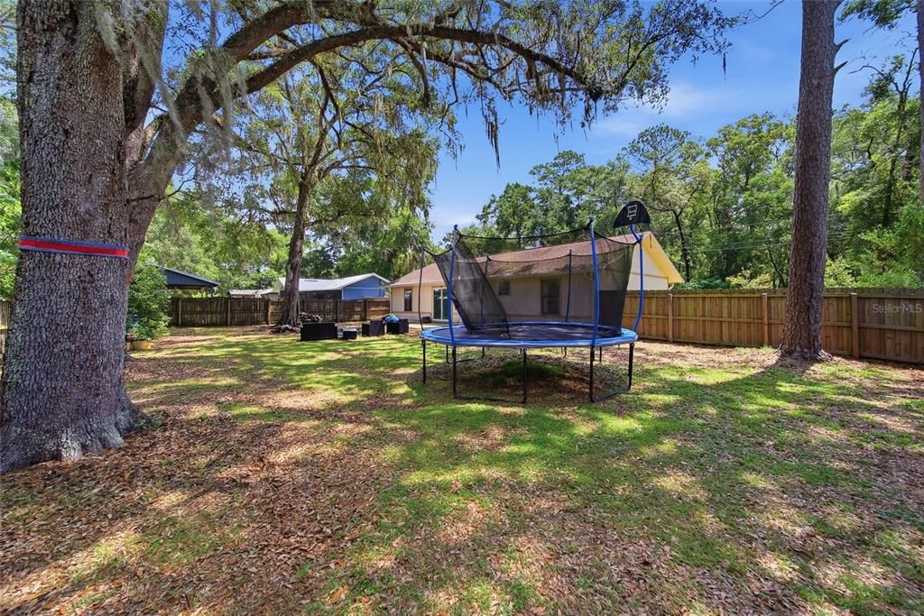 En Venta: $240,000 (3 camas, 2 baños, 1310 Pies cuadrados)
