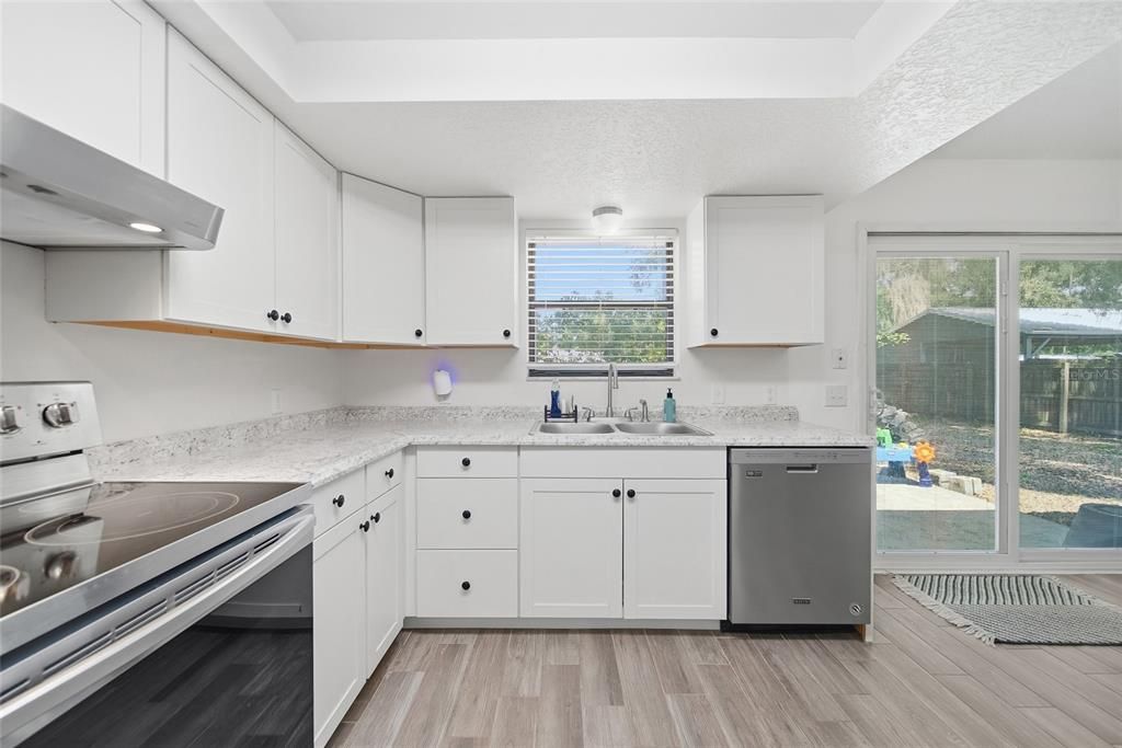 En Venta: $240,000 (3 camas, 2 baños, 1310 Pies cuadrados)