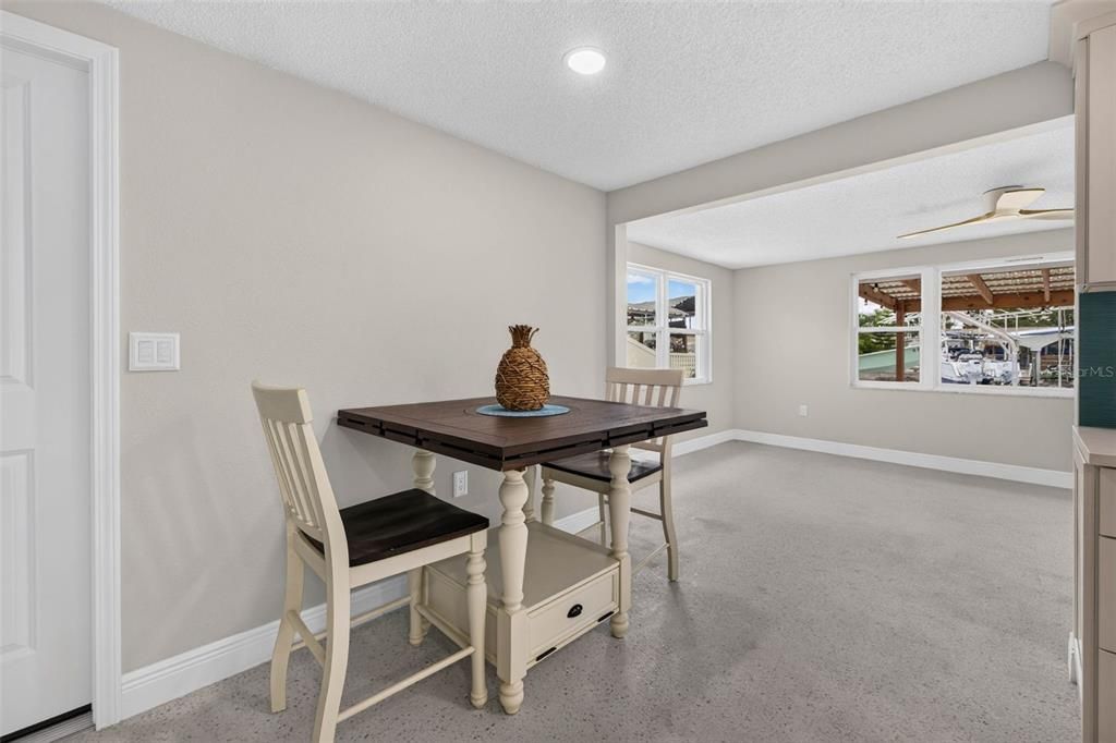 For Sale: $495,000 (2 beds, 2 baths, 1176 Square Feet)
