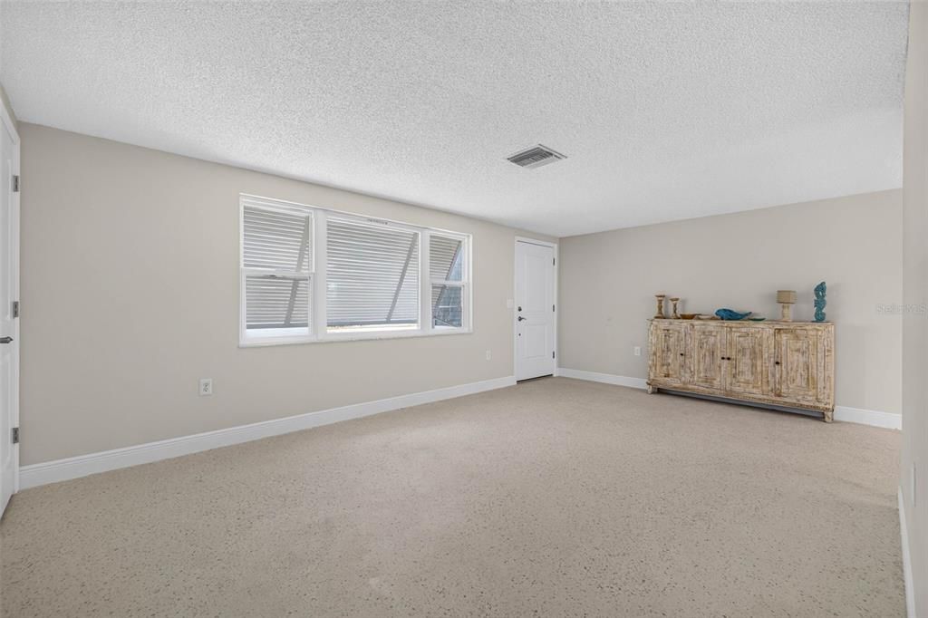 For Sale: $495,000 (2 beds, 2 baths, 1176 Square Feet)