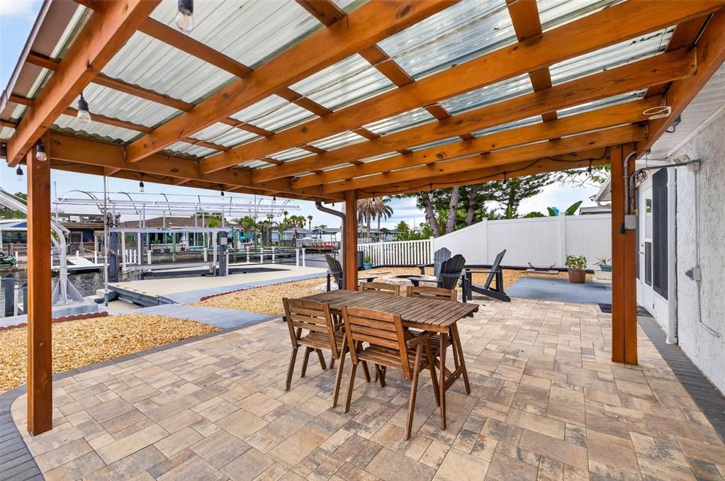 For Sale: $495,000 (2 beds, 2 baths, 1176 Square Feet)