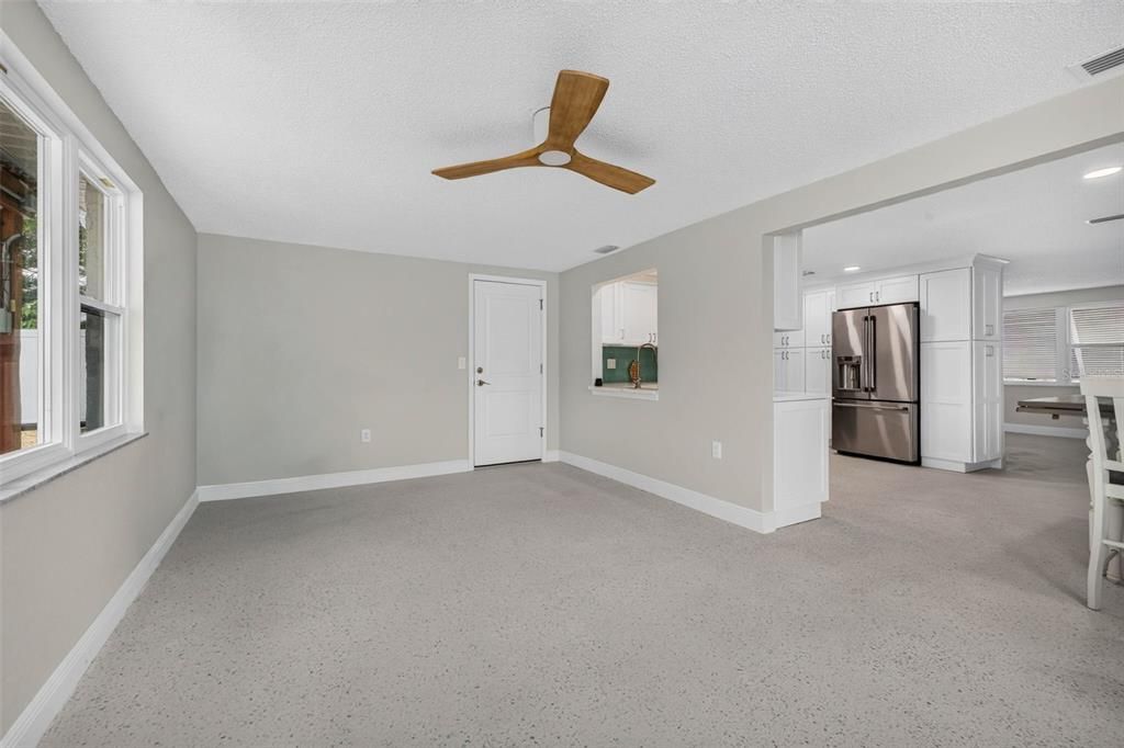 For Sale: $495,000 (2 beds, 2 baths, 1176 Square Feet)