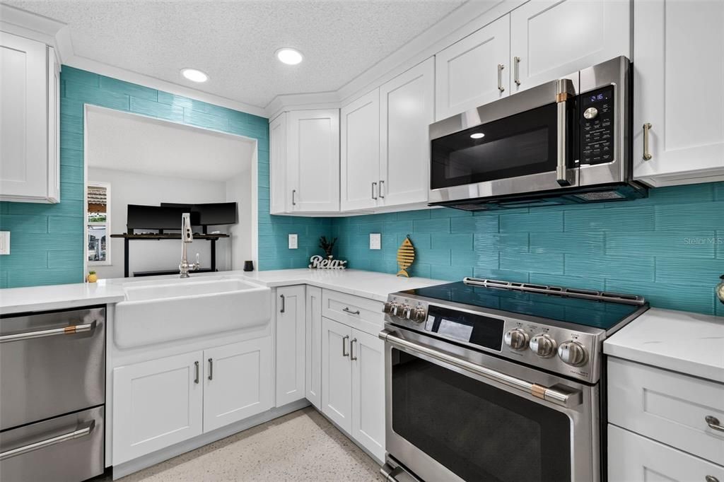 For Sale: $495,000 (2 beds, 2 baths, 1176 Square Feet)