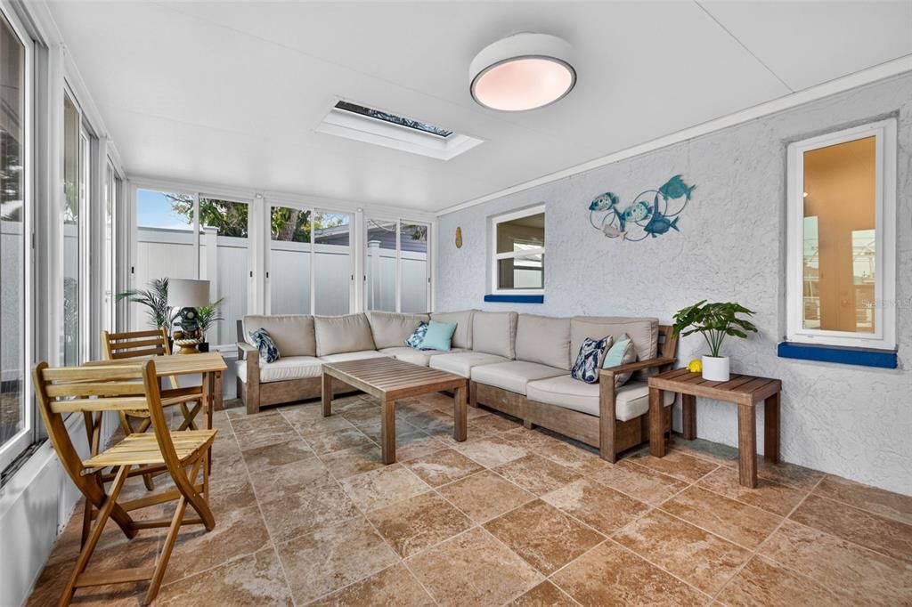 For Sale: $495,000 (2 beds, 2 baths, 1176 Square Feet)